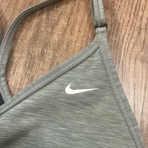 Nike Dri fit gray and black Racerback sports bra size small - Picture 5 of 6